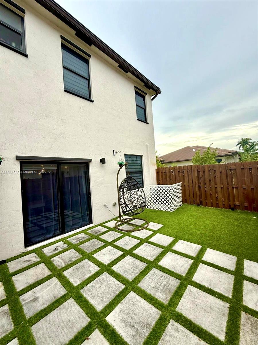 VIA VENTURA NEIGHBORHOOD - Residential Lease