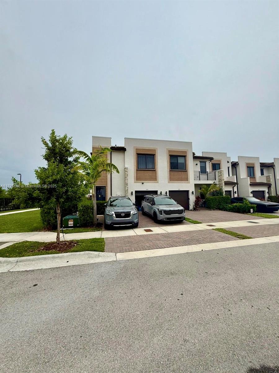 VIA VENTURA NEIGHBORHOOD - Residential Lease