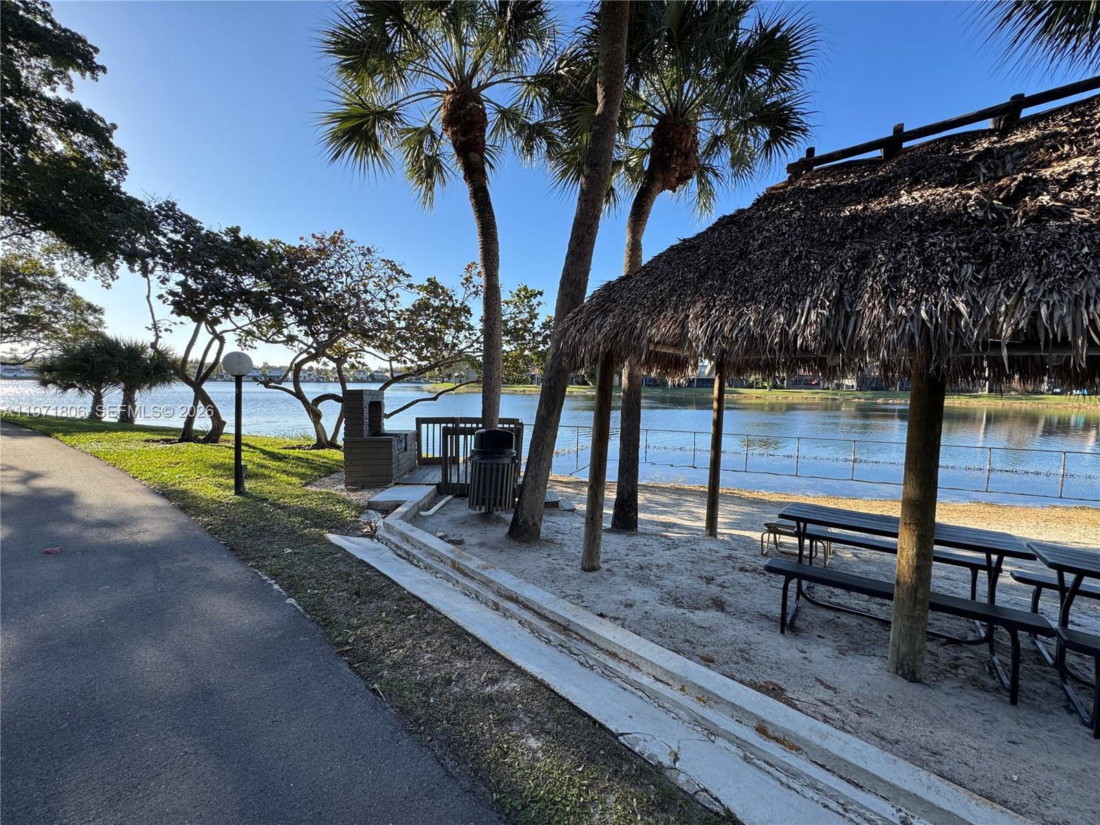 COLONY POINT 4 CONDO - Residential