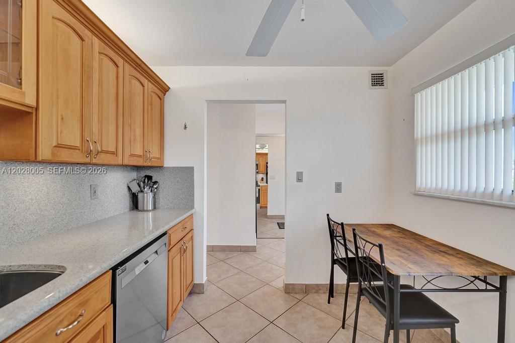 MEADOWBROOK LAKES CONDO - Residential