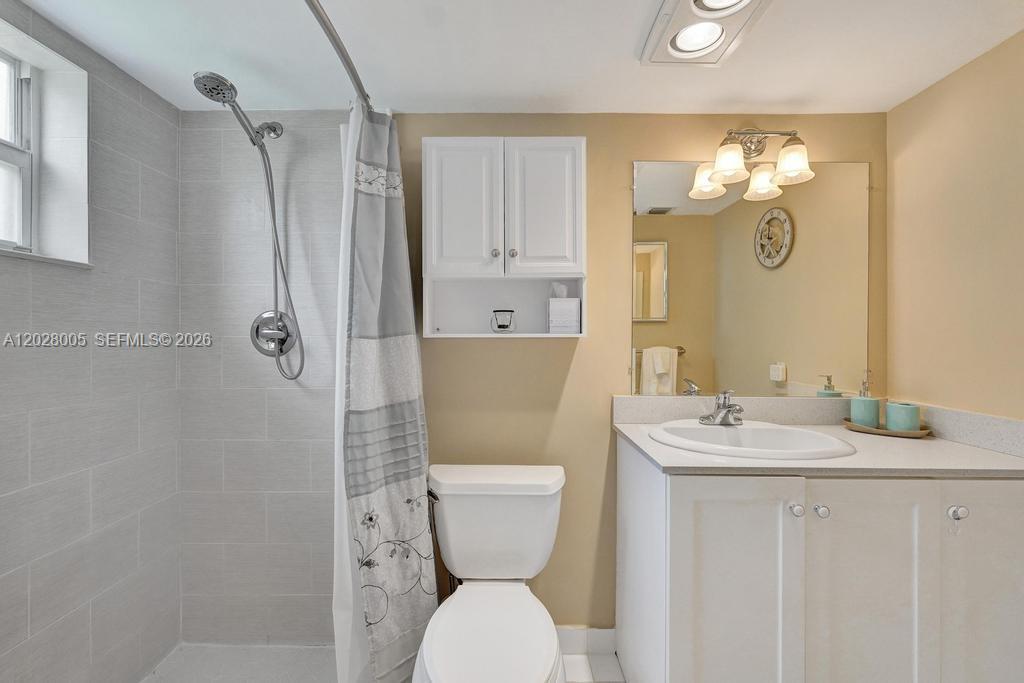 MEADOWBROOK LAKES CONDO - Residential