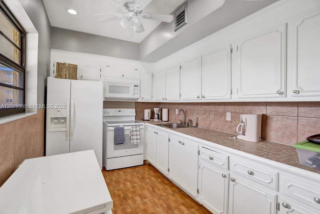 MEADOWBROOK LAKES CONDO - Residential