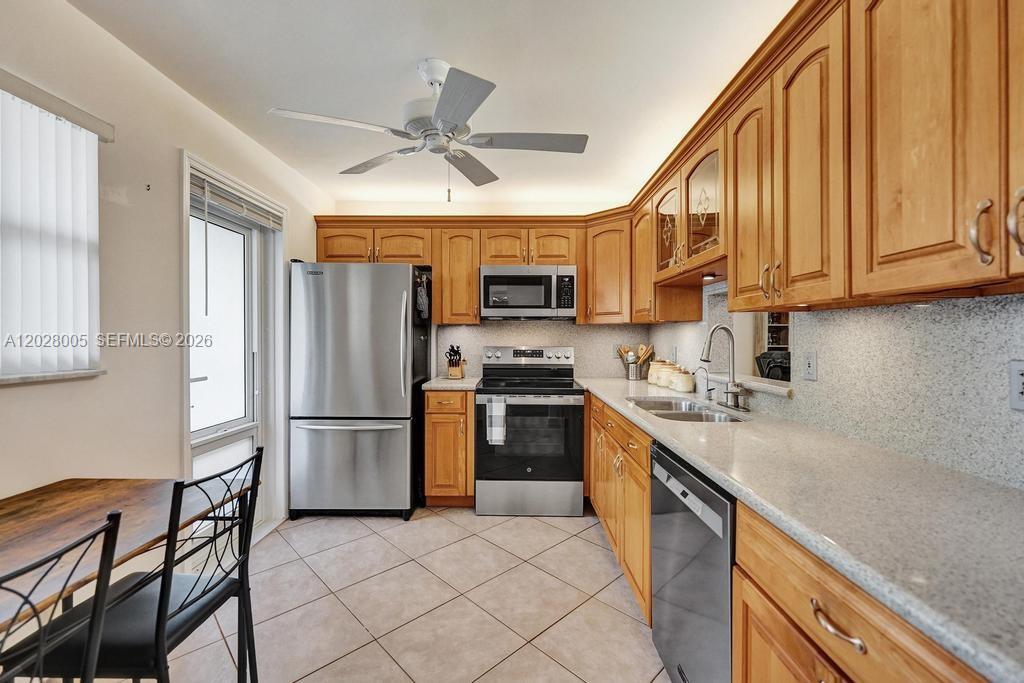 MEADOWBROOK LAKES CONDO - Residential