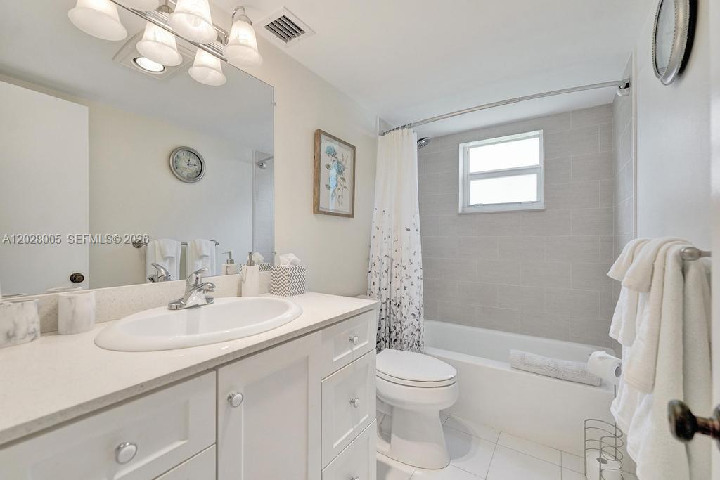 MEADOWBROOK LAKES CONDO - Residential