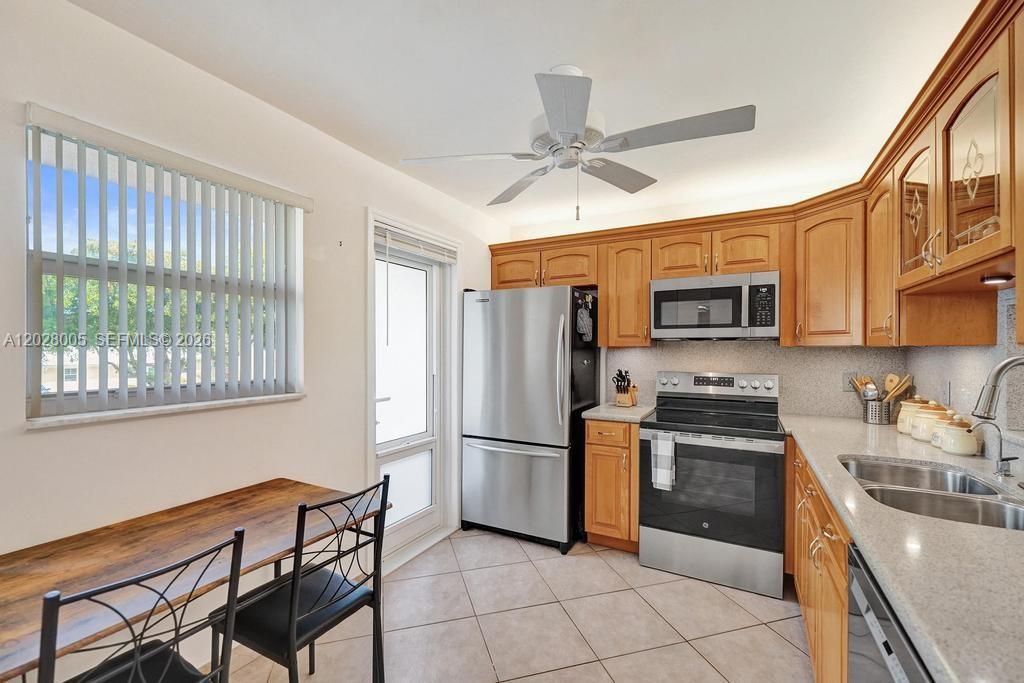 MEADOWBROOK LAKES CONDO - Residential