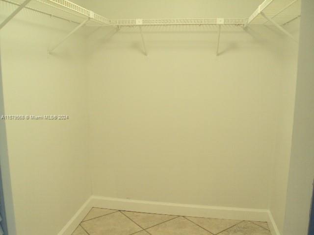 KENLAND POINTE CONDO II - Residential Lease