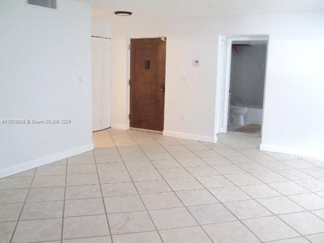 KENLAND POINTE CONDO II - Residential Lease