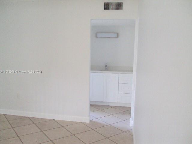 KENLAND POINTE CONDO II - Residential Lease