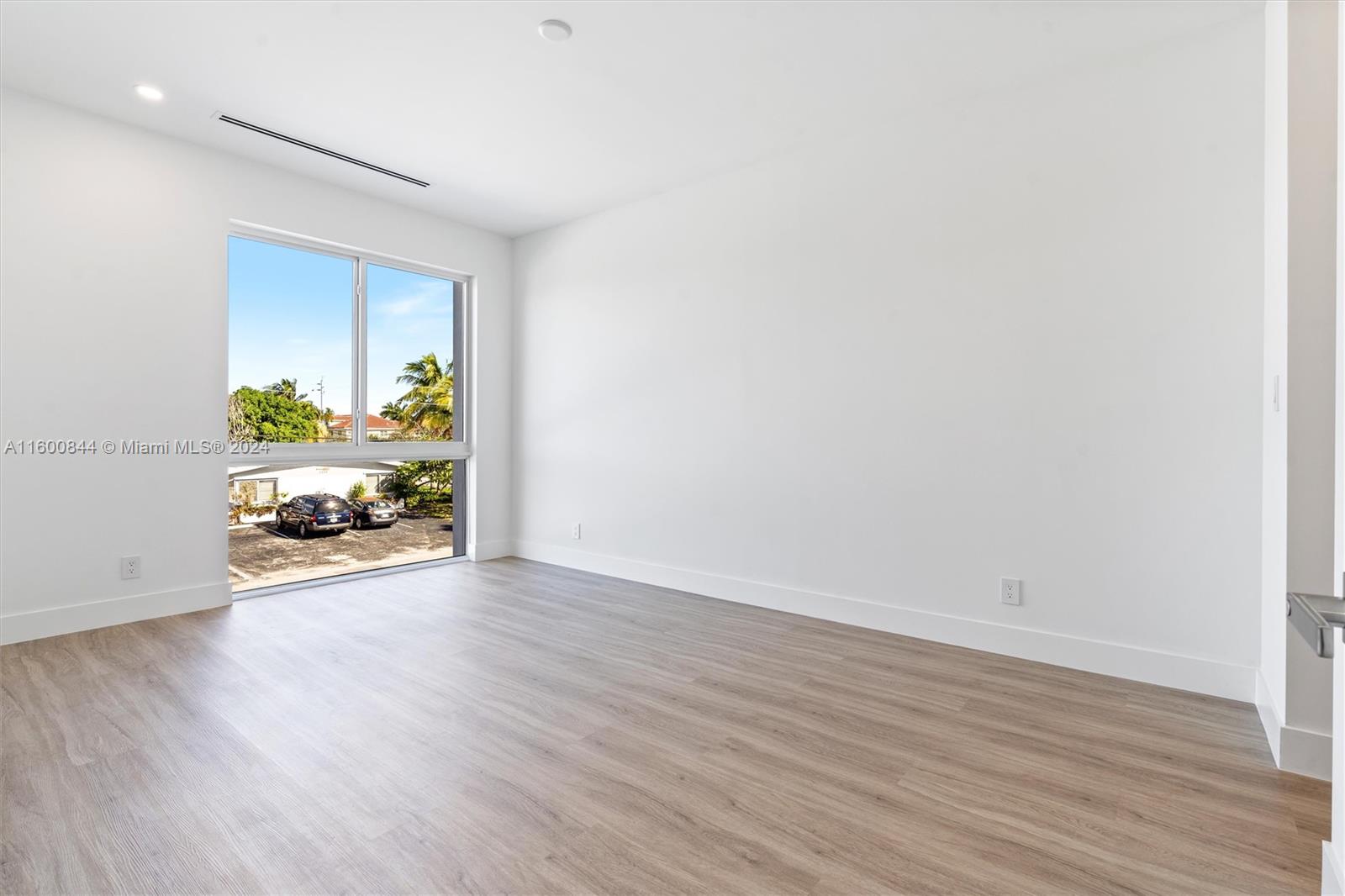 SANTA BARBARA ESTATES - Residential
