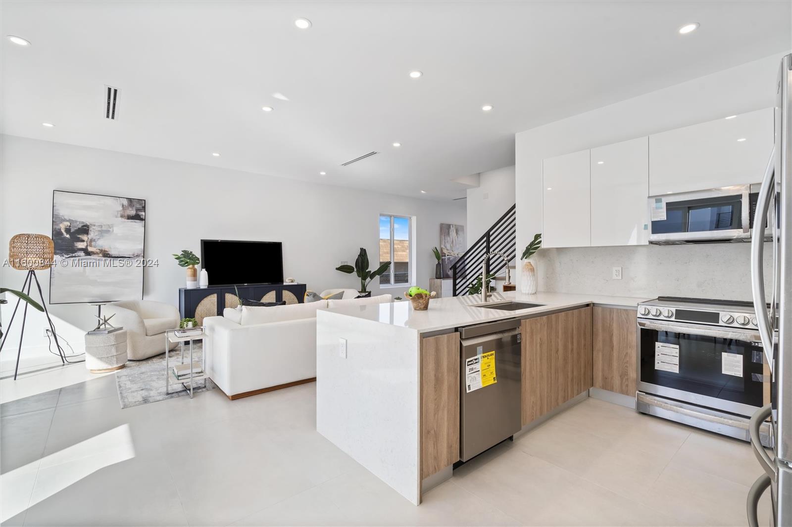 SANTA BARBARA ESTATES - Residential