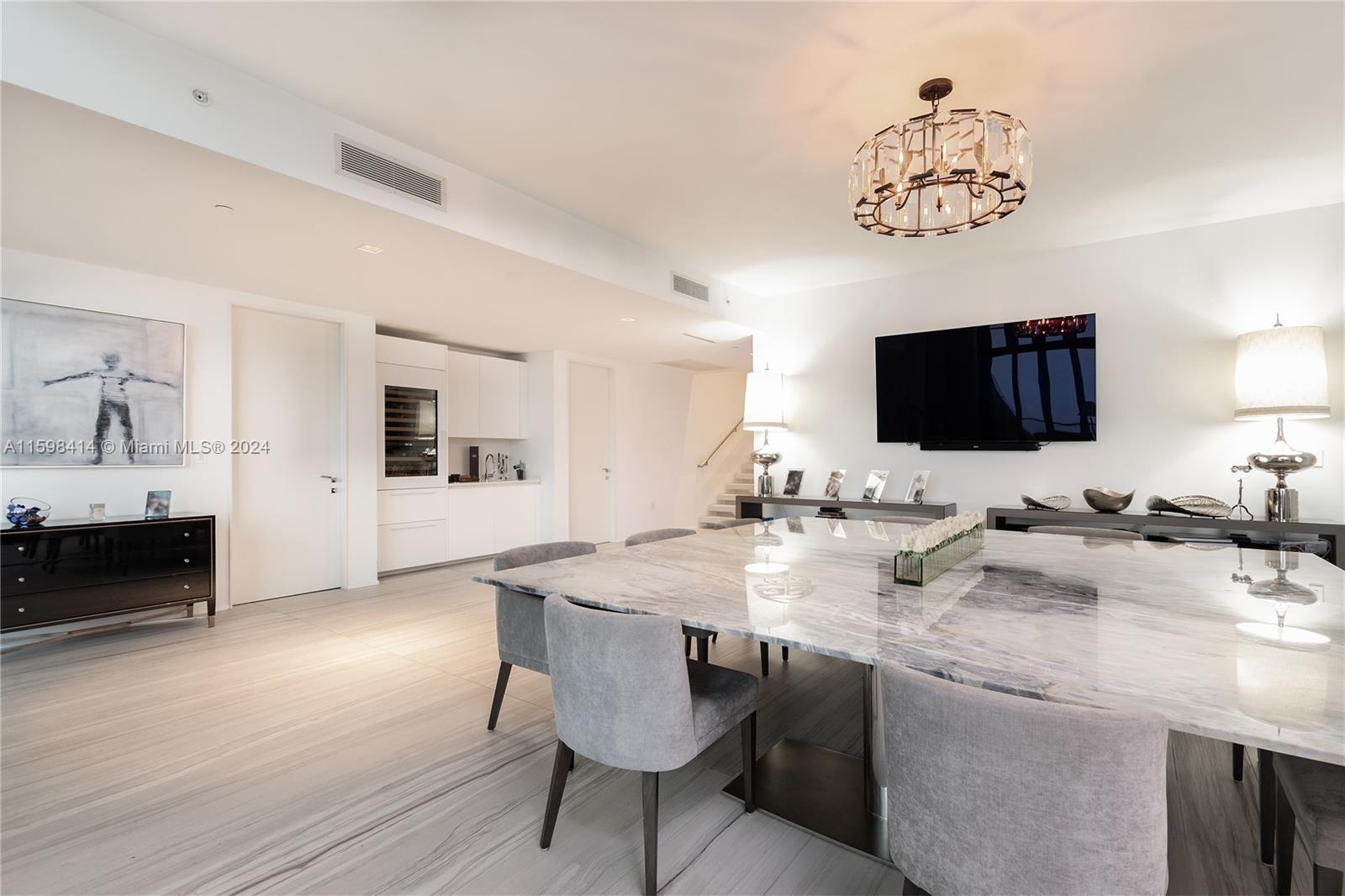 ONE THOUSAND MUSEUM CONDO - Residential