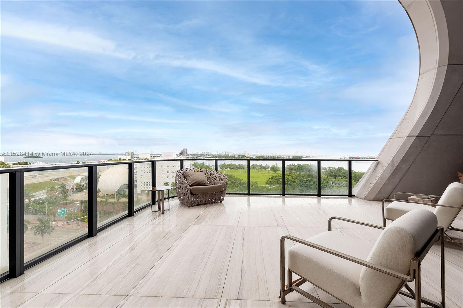 ONE THOUSAND MUSEUM CONDO - Residential