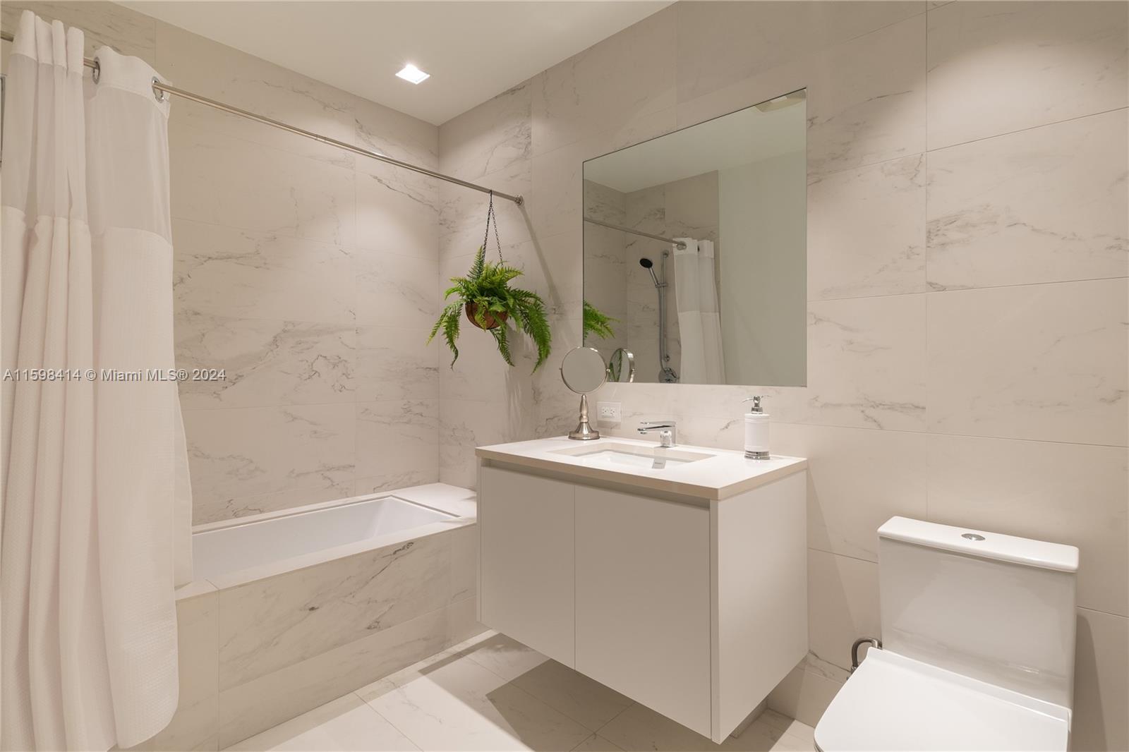 ONE THOUSAND MUSEUM CONDO - Residential