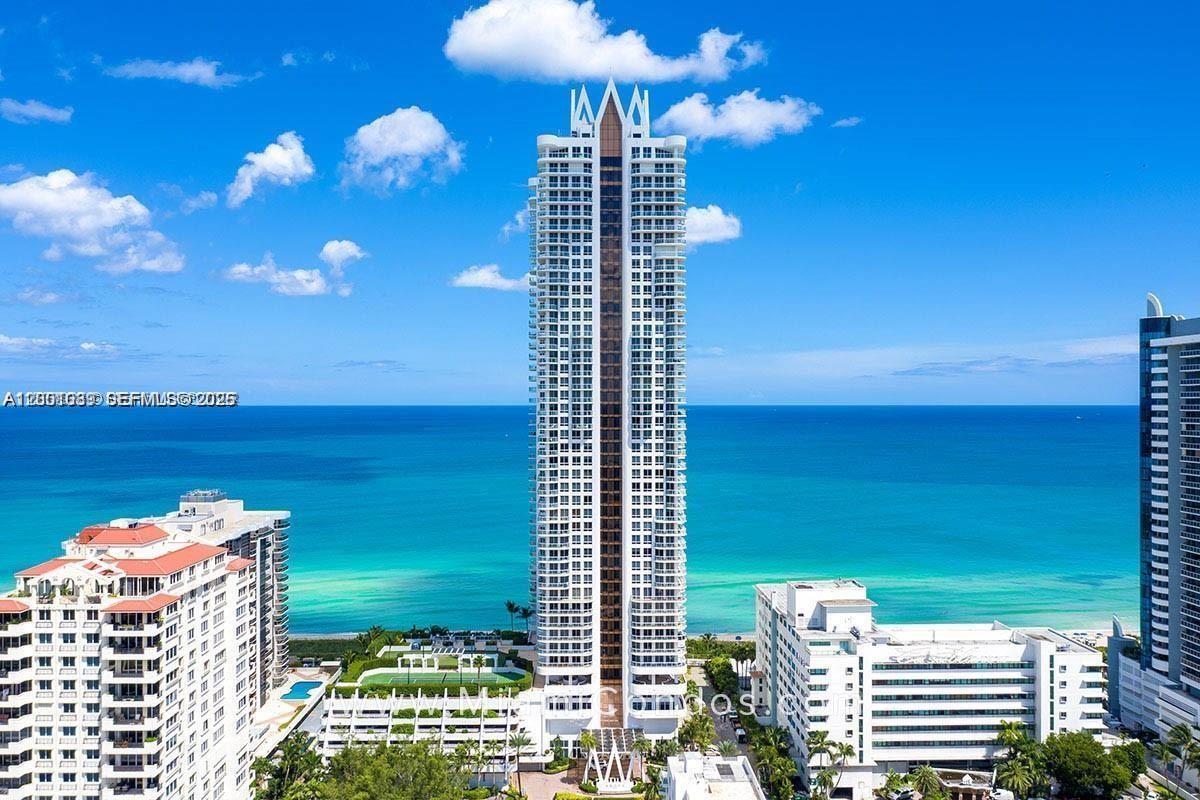 AVAILABLE!
TEXT now to check availability!
Wake up to breathtaking panoramic views of the ocean, beach, and Intracoastal from this spectacular 1-bedroom, 1-bath residence in the exclusive AKOYA condominium in Miami Beach.
Fully furnished and move-in ready!
Direct beach access + resort-style amenities!
Features:
Gourmet kitchen with stainless steel appliances
Spacious walk-in closet
In-unit washer and dryer
Water, parking, beach chairs, and umbrellas INCLUDED
State-of-the-art oceanfront gym
NEW pool
Jacuzzi and sauna
Tennis courts
Business center
24/7 security and valet service
Price varies during high season
Located in one of the most exclusive areas of Miami Beach