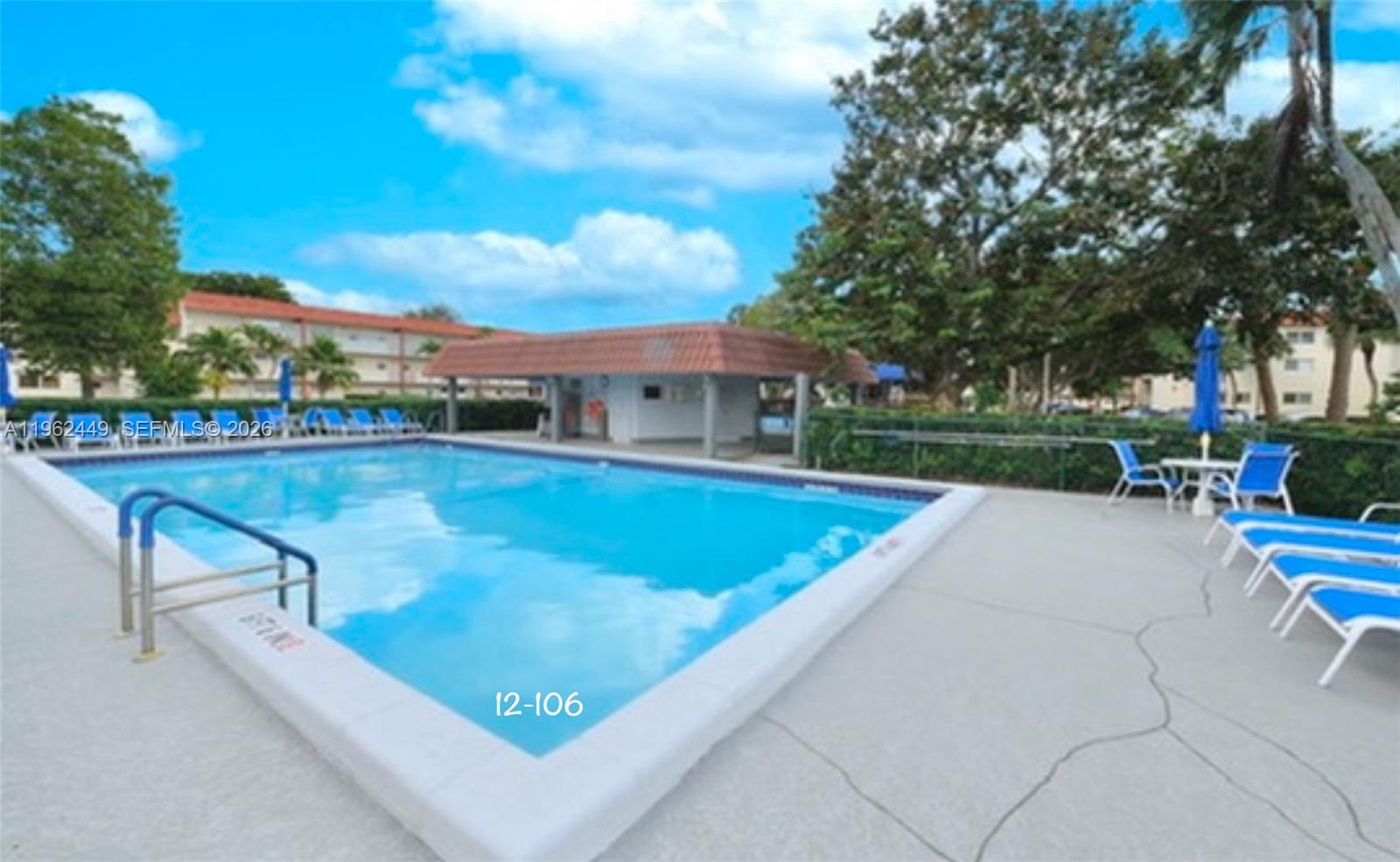 HOLLYBROOK GOLF AND TENNIS - Residential