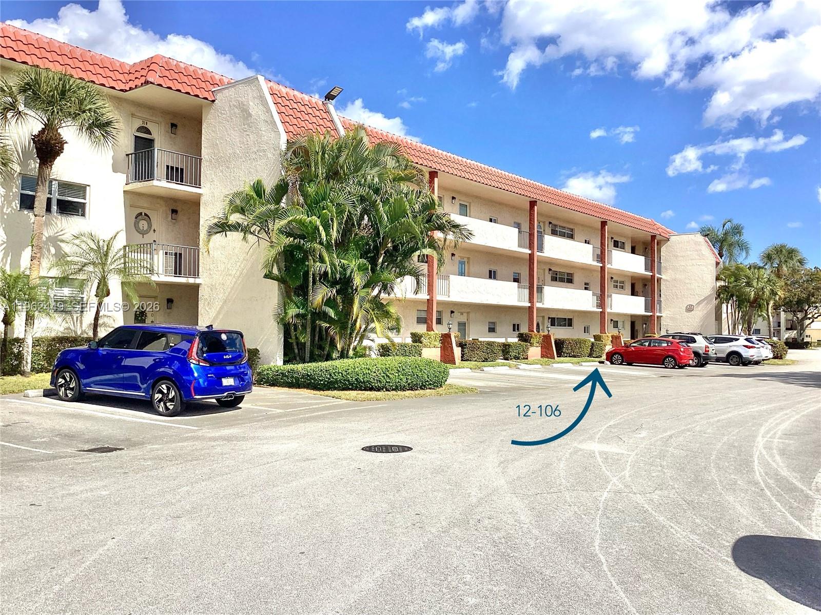 HOLLYBROOK GOLF AND TENNIS - Residential