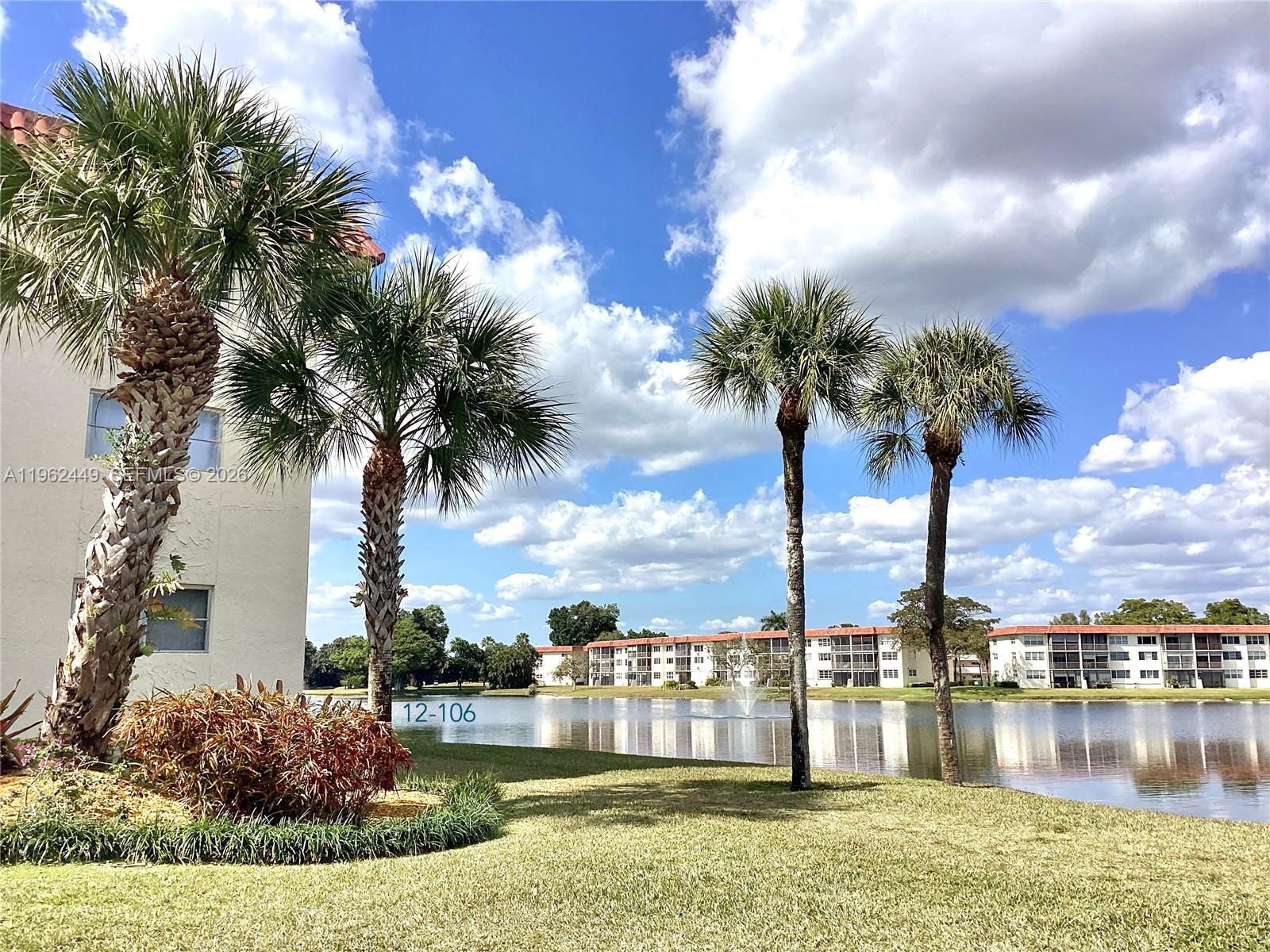 HOLLYBROOK GOLF AND TENNIS - Residential