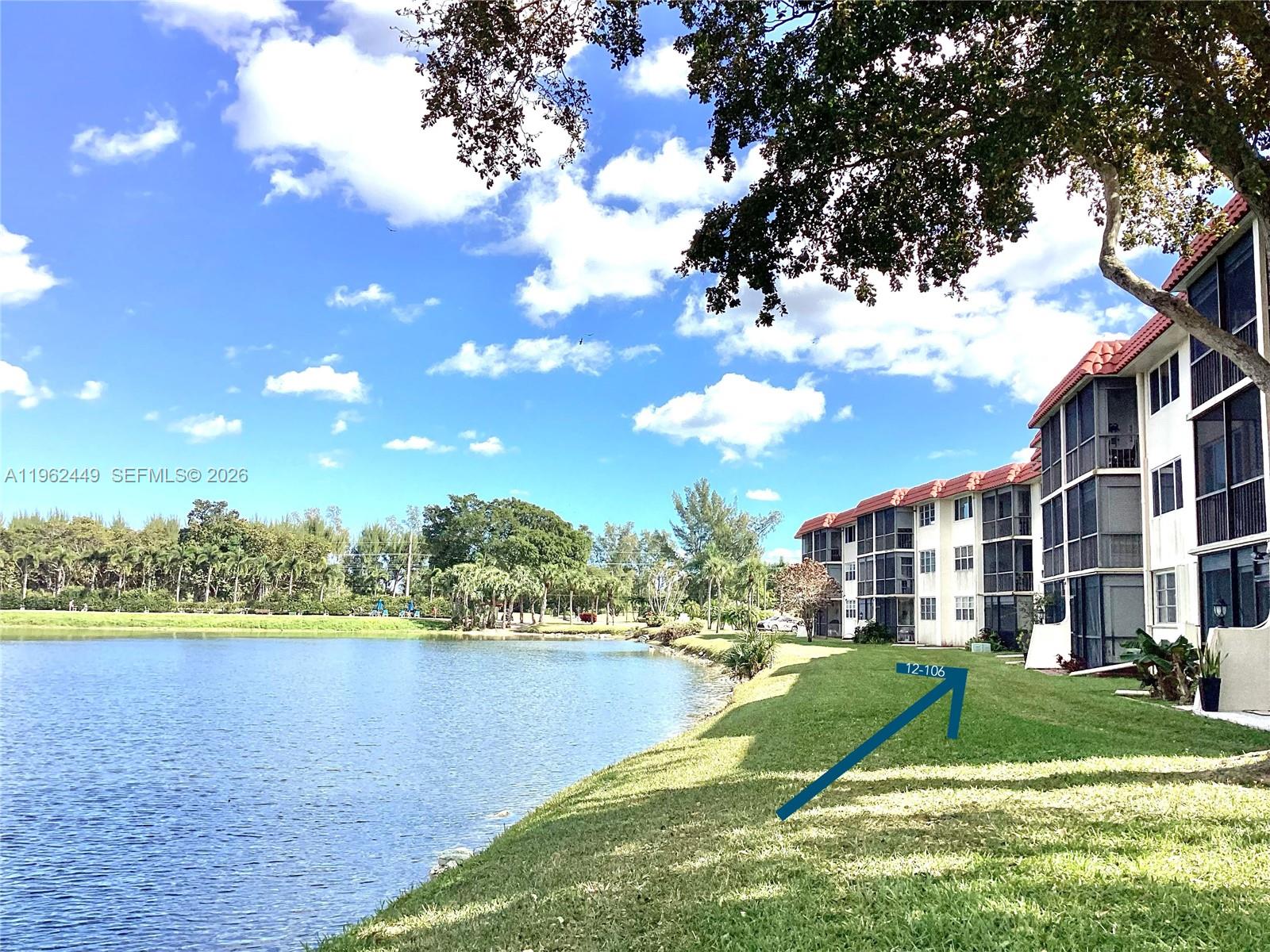 HOLLYBROOK GOLF AND TENNIS - Residential
