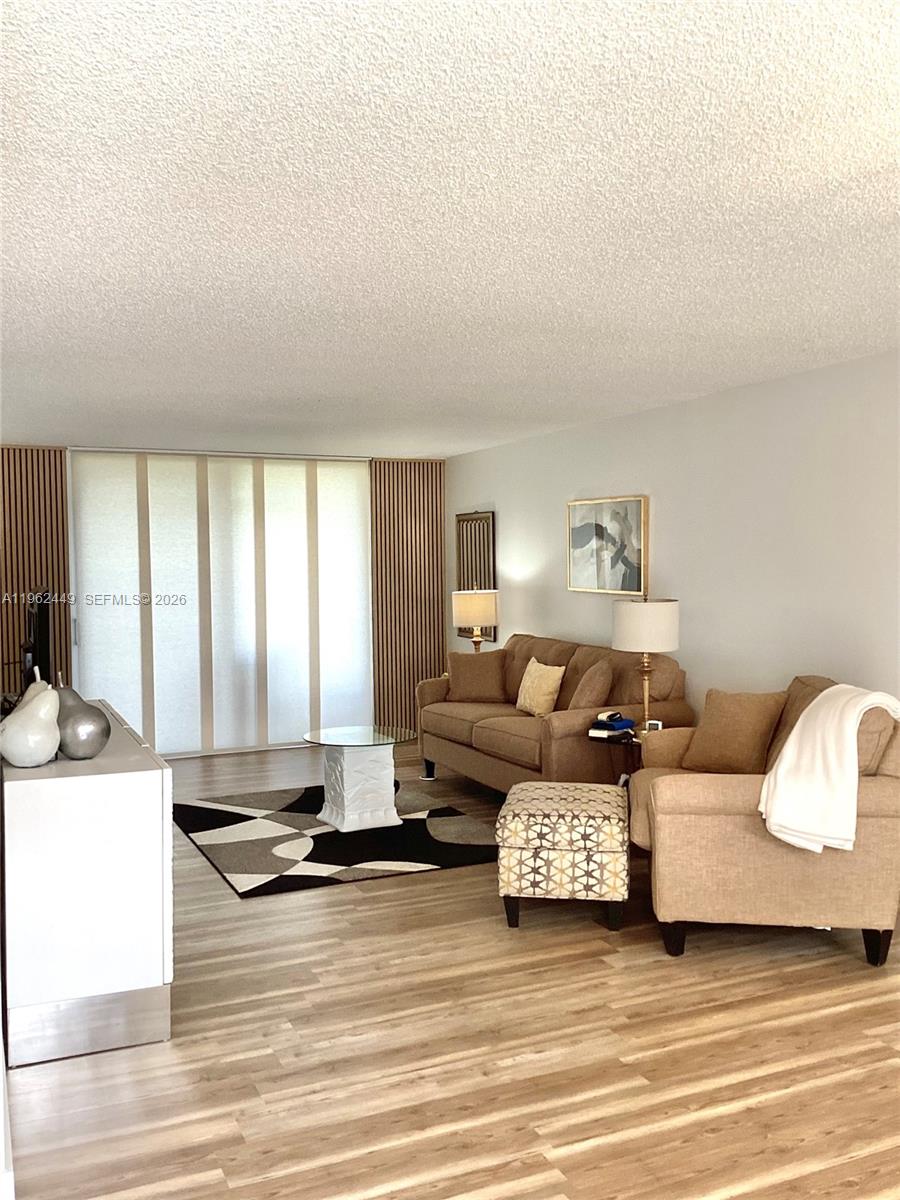 HOLLYBROOK GOLF AND TENNIS - Residential
