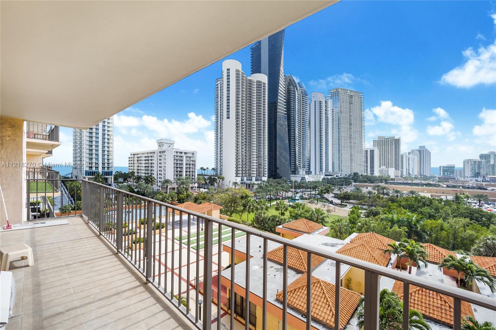 WINSTON TOWERS 600 CONDO - Residential