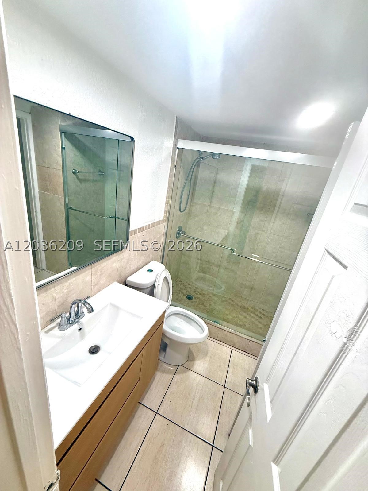 LA ARBOLEDA CONDO - Residential Lease