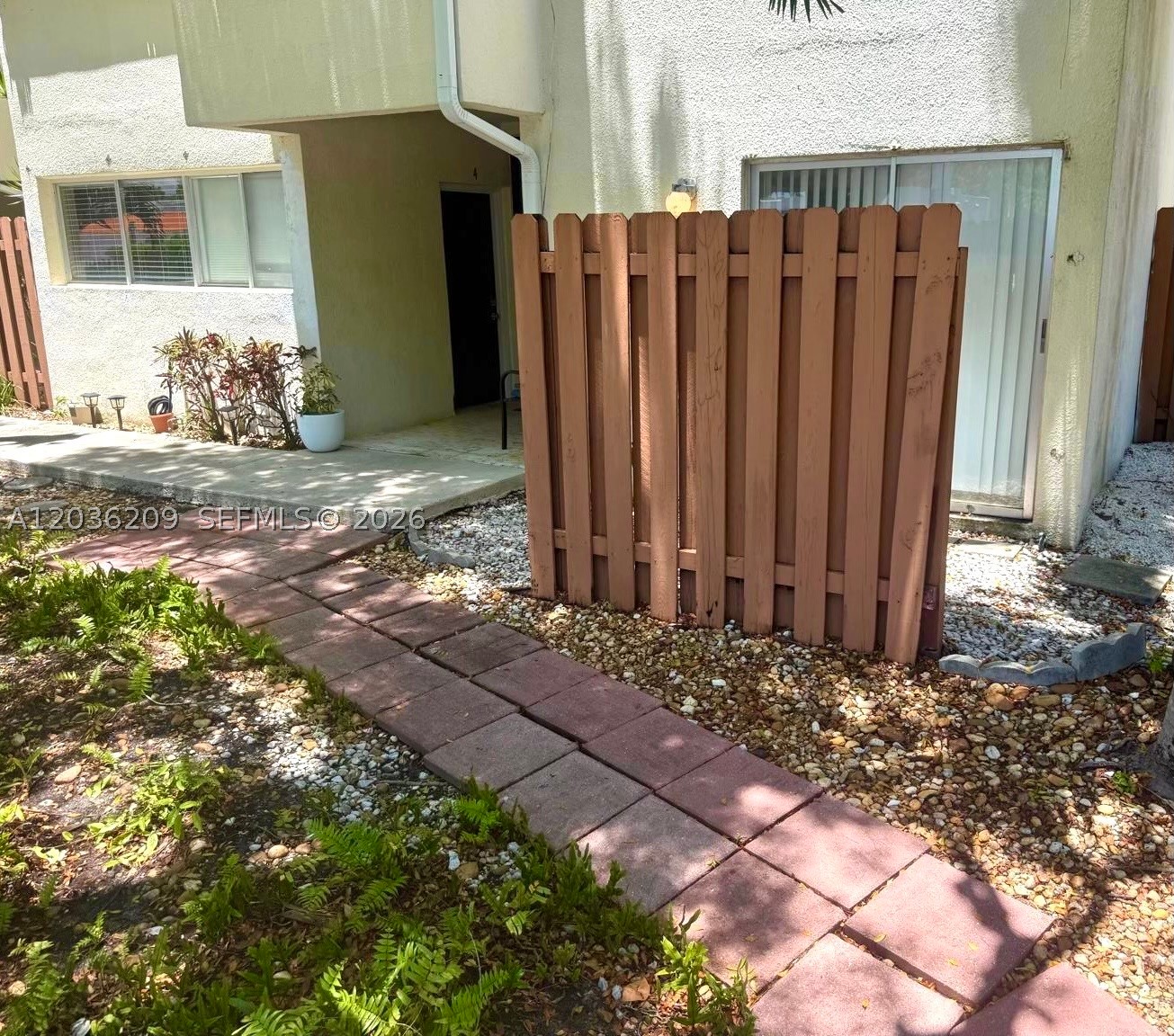 LA ARBOLEDA CONDO - Residential Lease