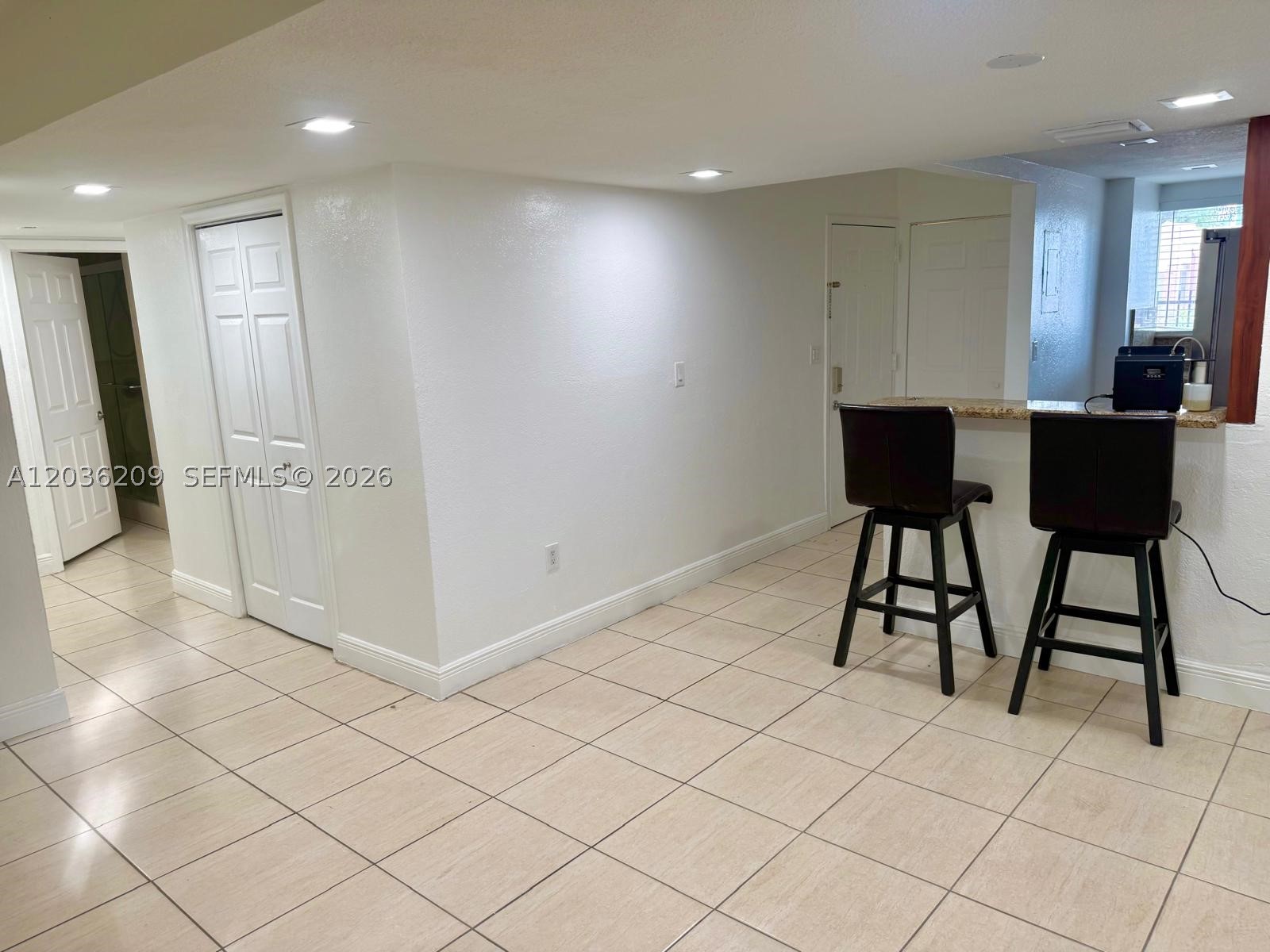 LA ARBOLEDA CONDO - Residential Lease
