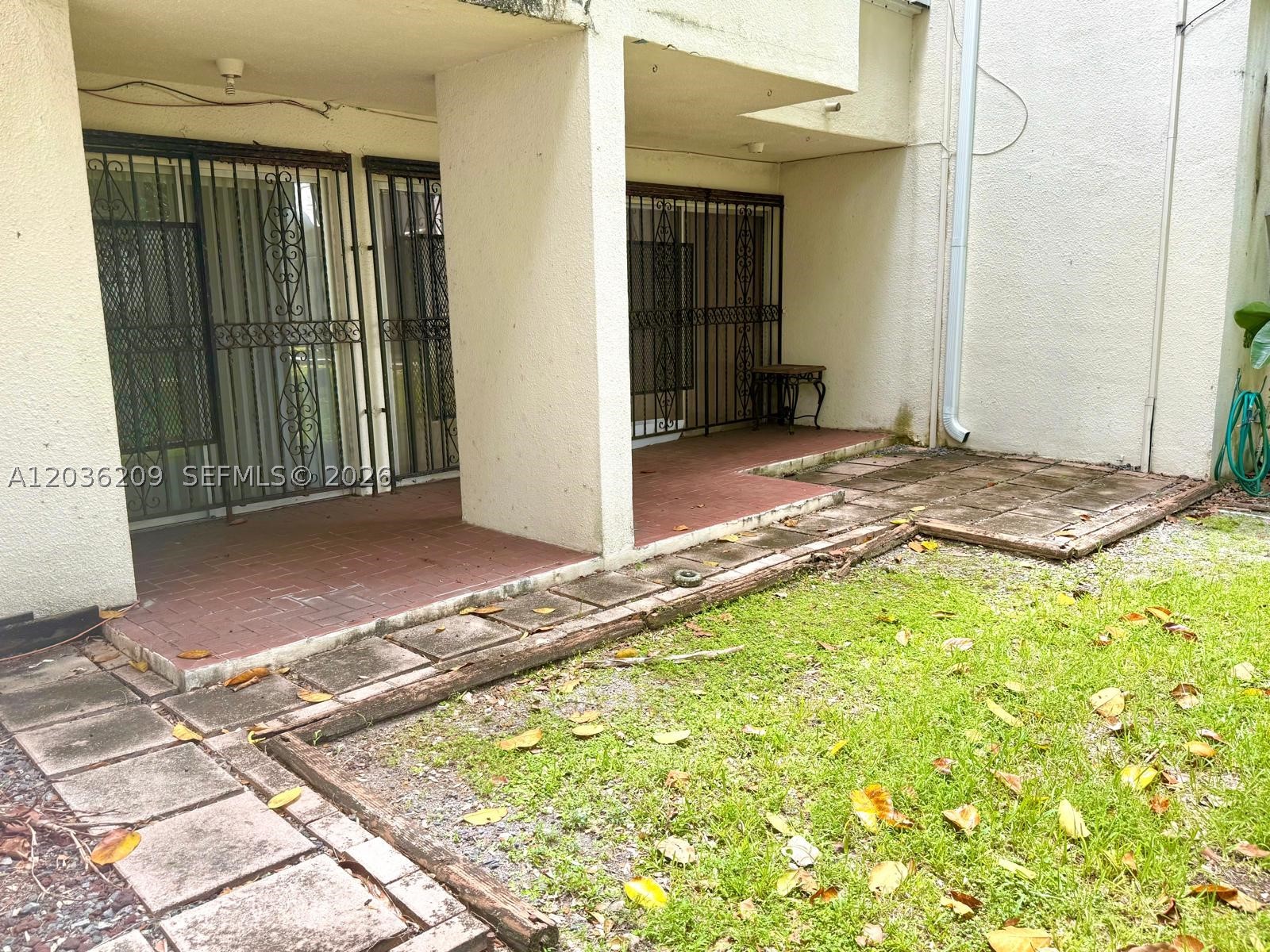 LA ARBOLEDA CONDO - Residential Lease