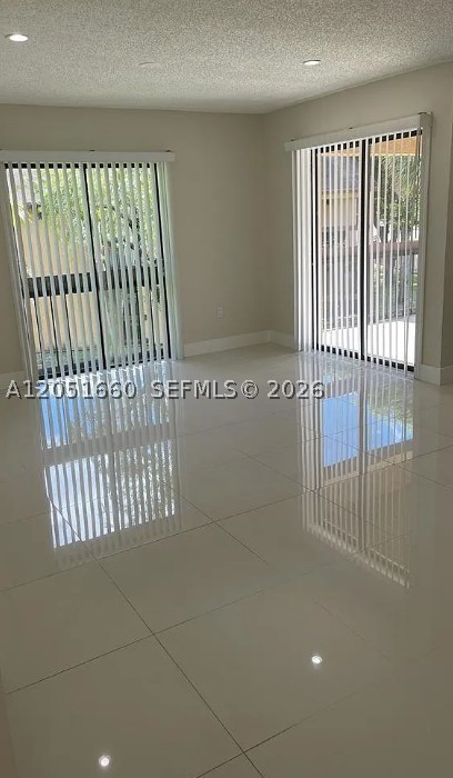 LYNBROOK COURT CONDO PH I - Residential Lease
