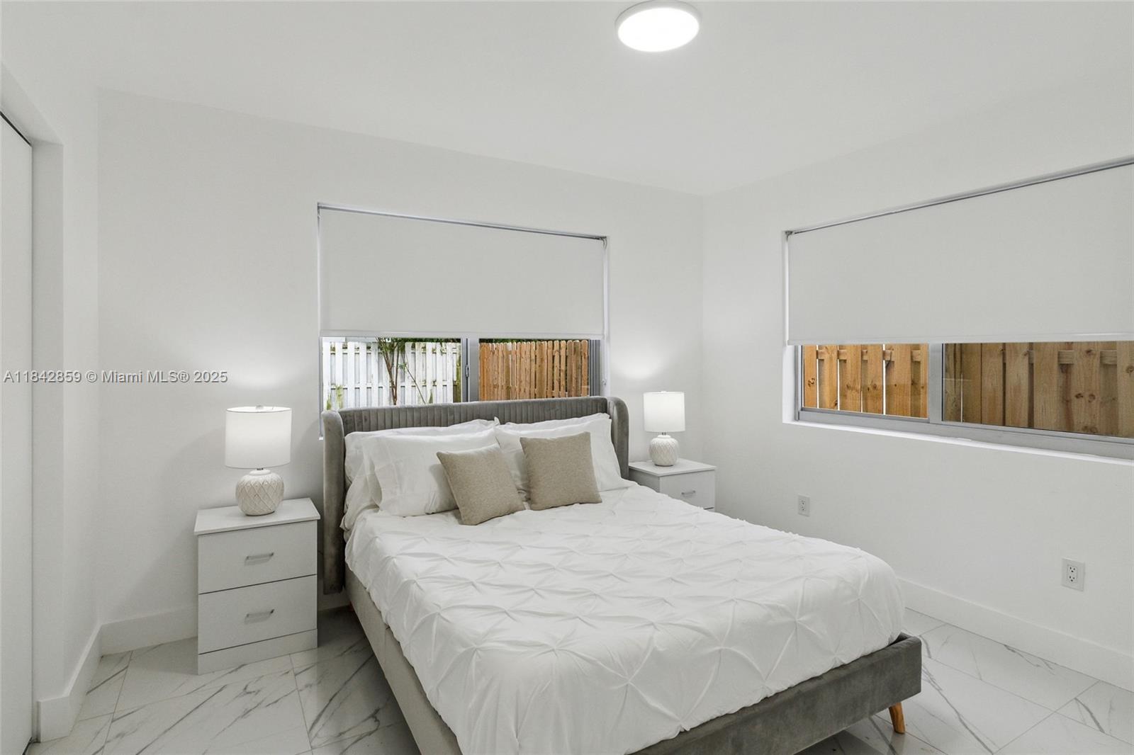 BISCAYNE BCH SUB - Residential Lease
