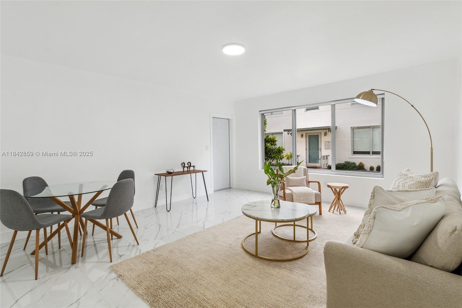BISCAYNE BCH SUB - Residential Lease