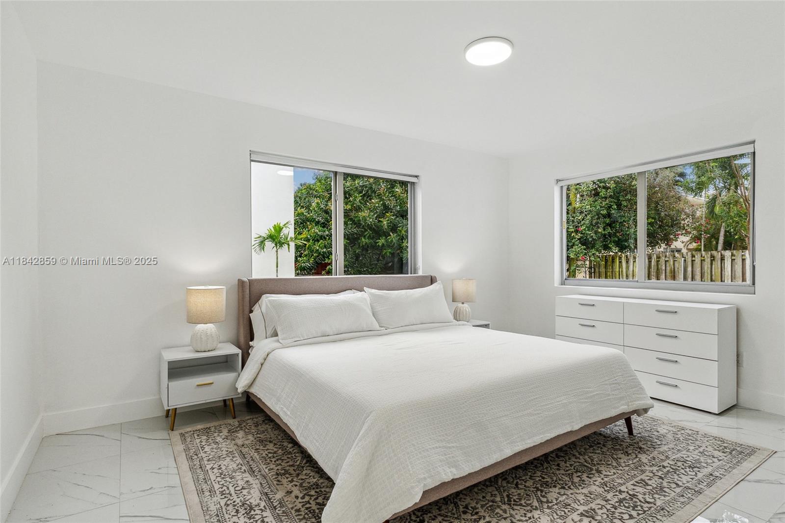 BISCAYNE BCH SUB - Residential Lease