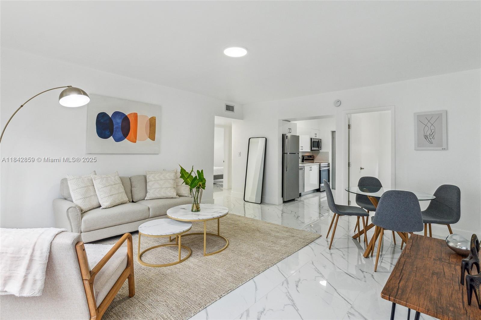 BISCAYNE BCH SUB - Residential Lease