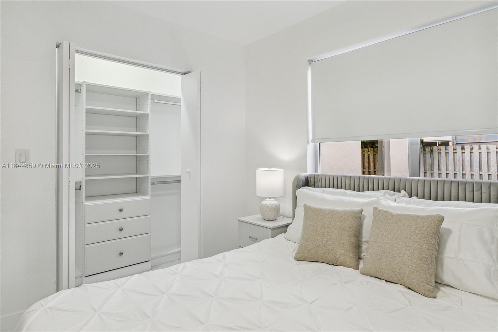 BISCAYNE BCH SUB - Residential Lease
