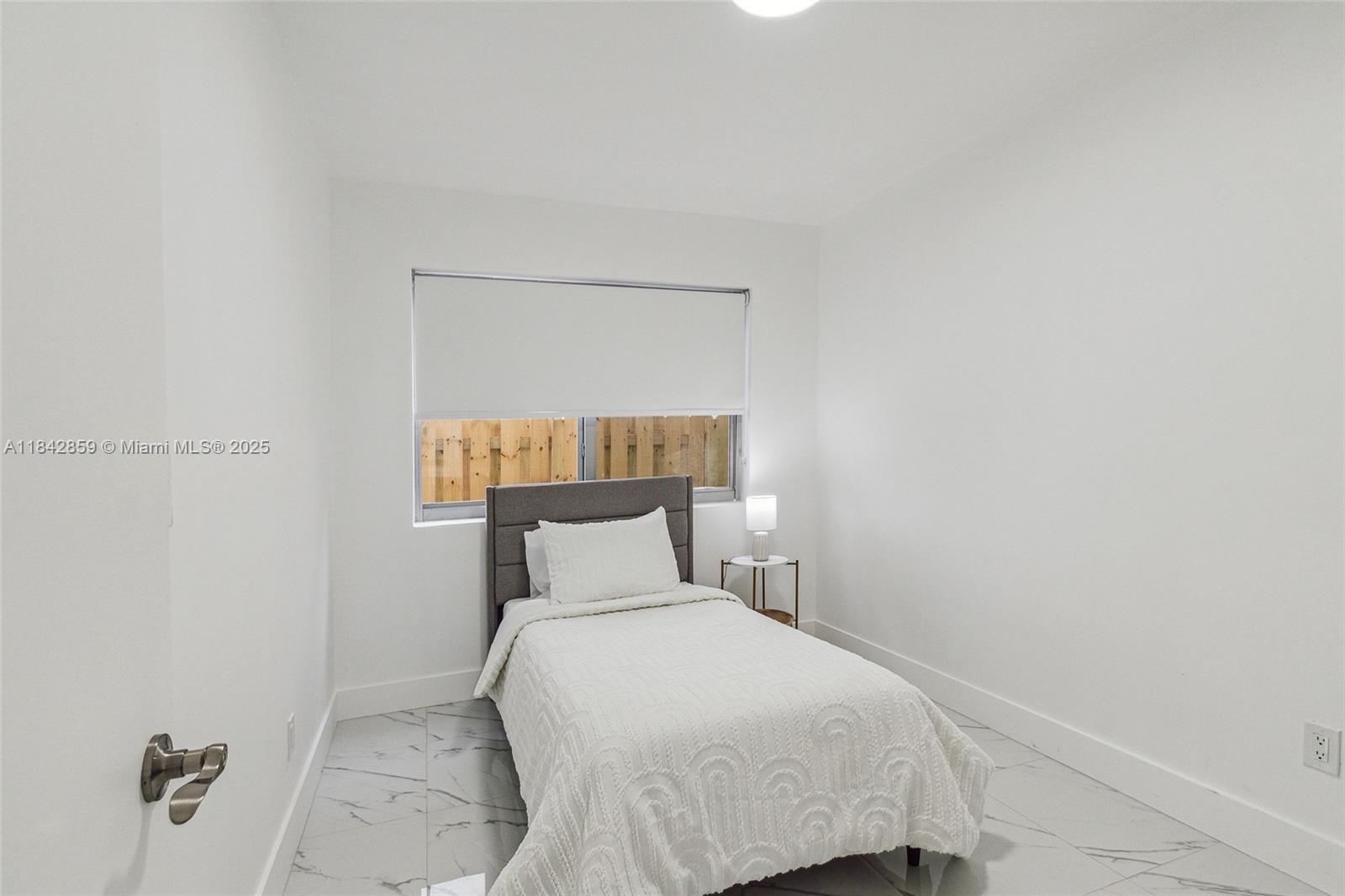BISCAYNE BCH SUB - Residential Lease