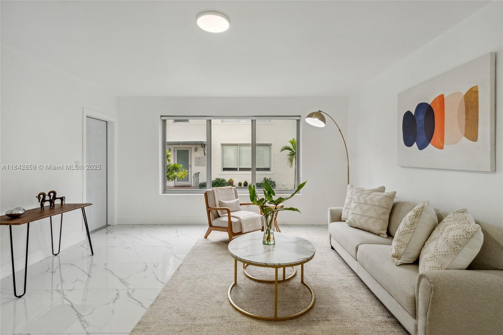BISCAYNE BCH SUB - Residential Lease