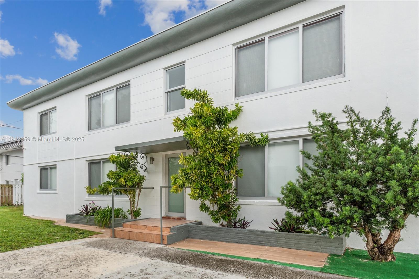 BISCAYNE BCH SUB - Residential Lease