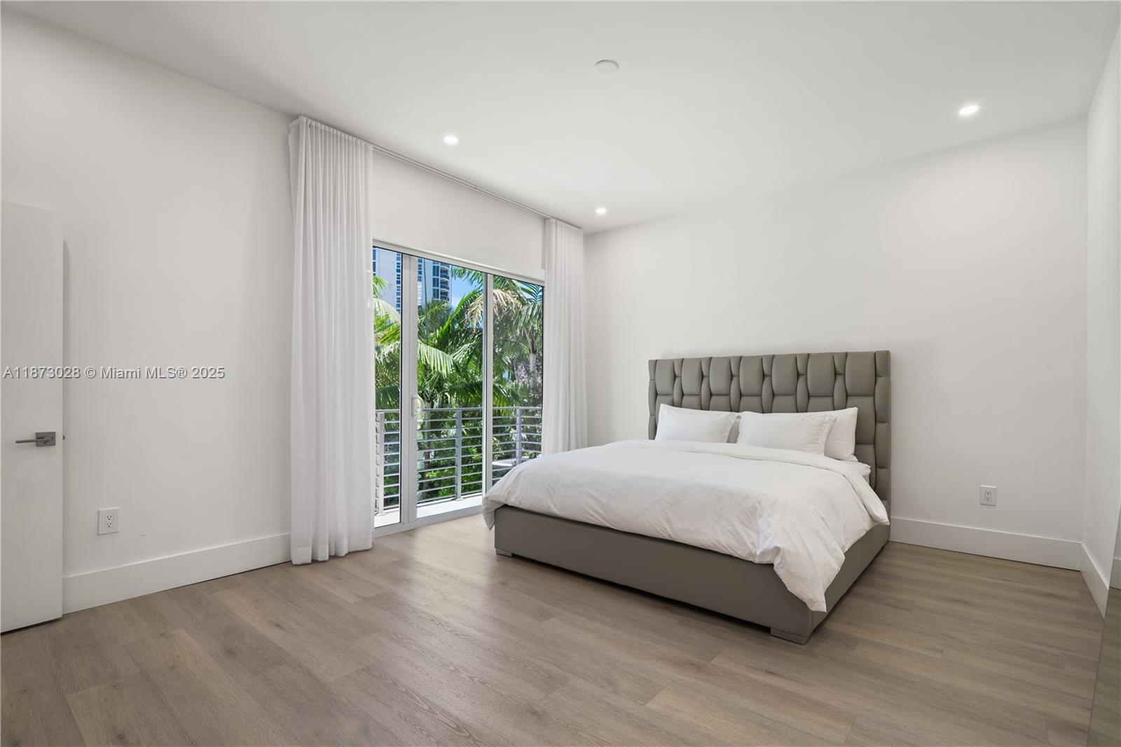 BEACHWALK - Residential Lease