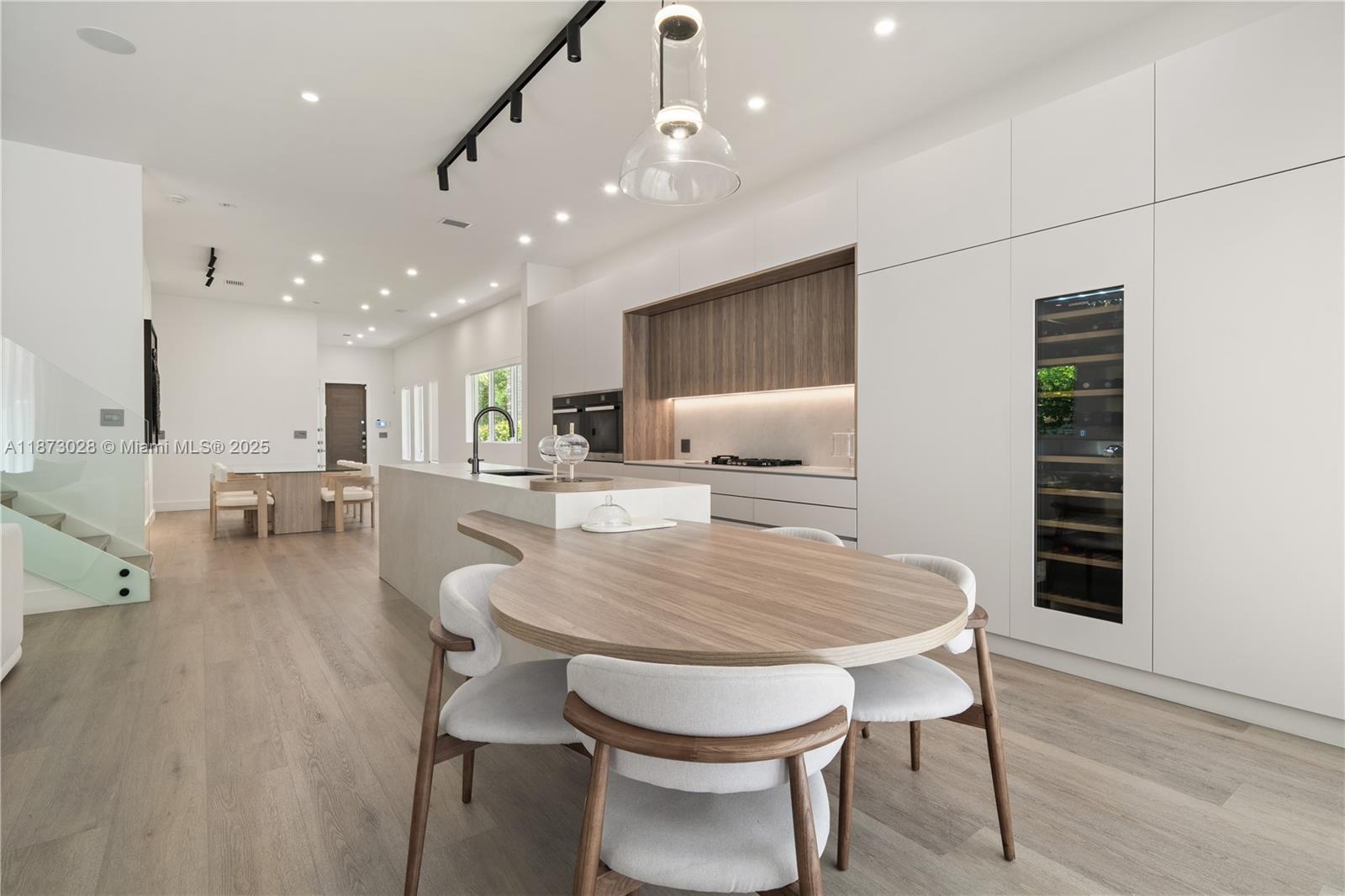 BEACHWALK - Residential Lease