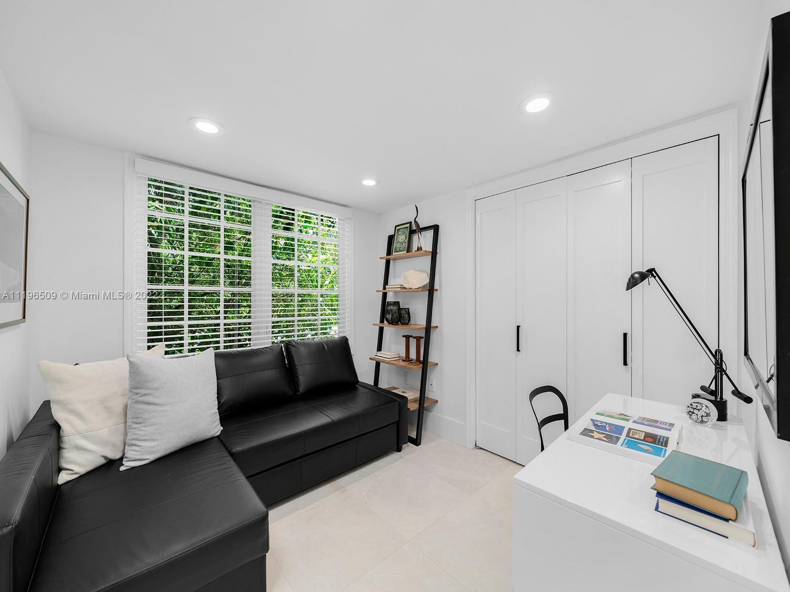 PINE ACRES ESTS - Residential