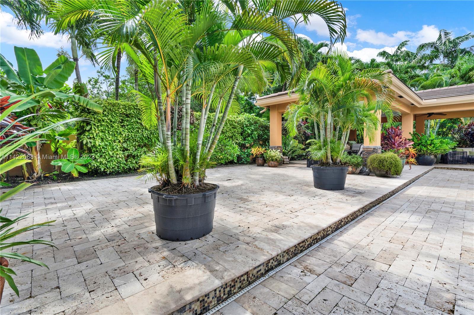 WOODMERE ESTATES - Residential