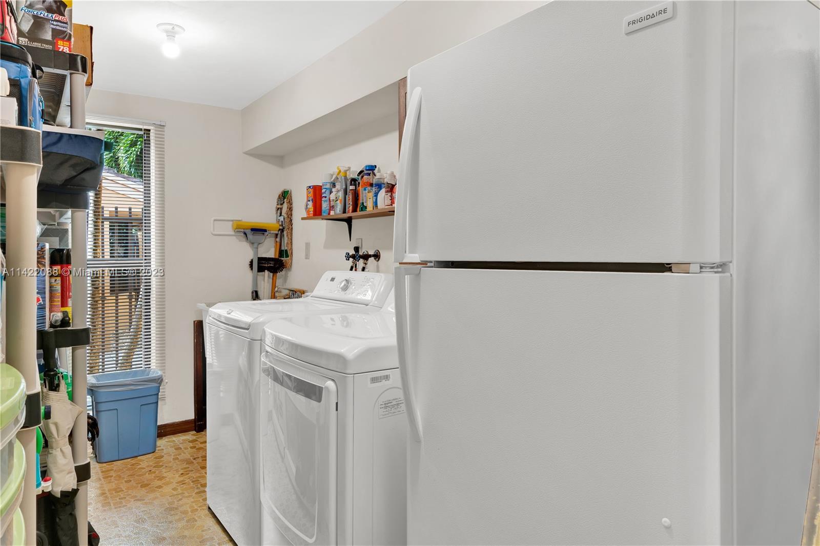 WOODMERE ESTATES - Residential