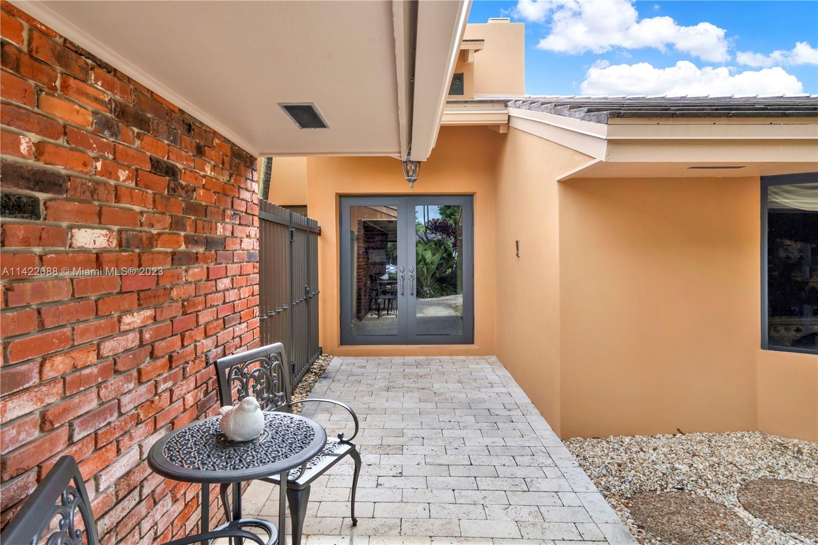 WOODMERE ESTATES - Residential