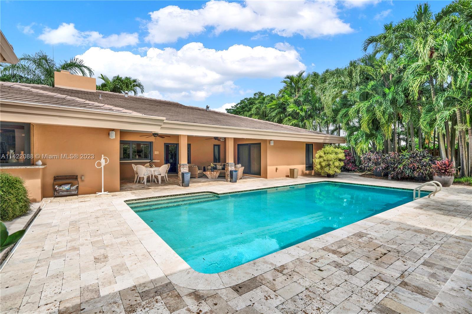 WOODMERE ESTATES - Residential