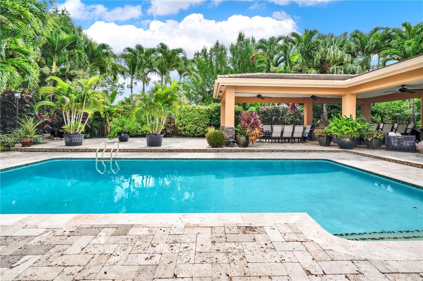 WOODMERE ESTATES - Residential