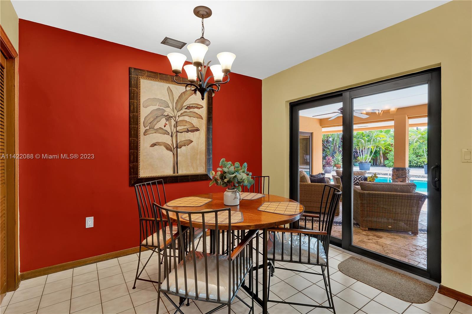 WOODMERE ESTATES - Residential