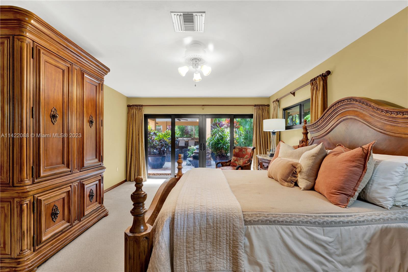 WOODMERE ESTATES - Residential