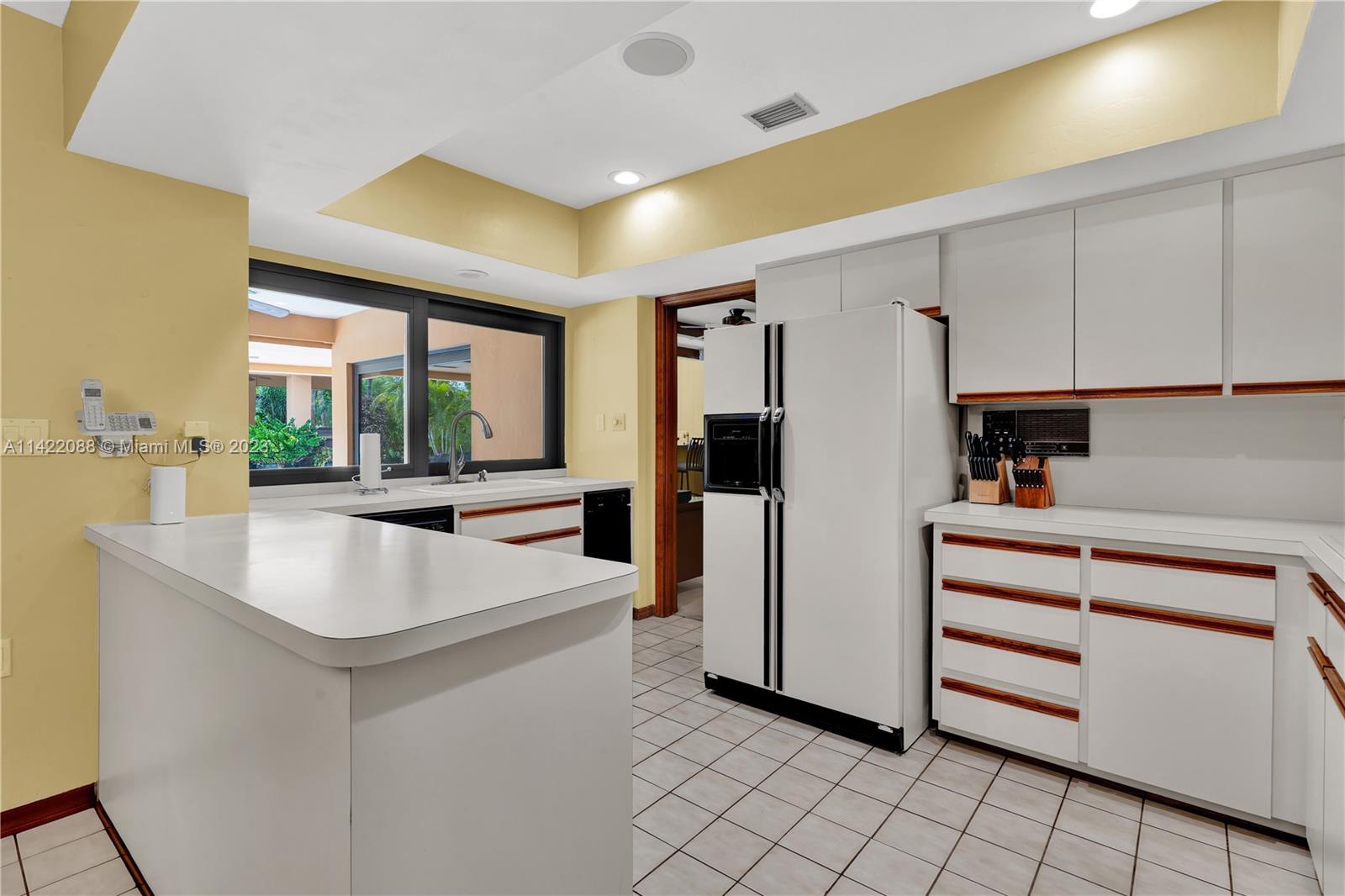 WOODMERE ESTATES - Residential