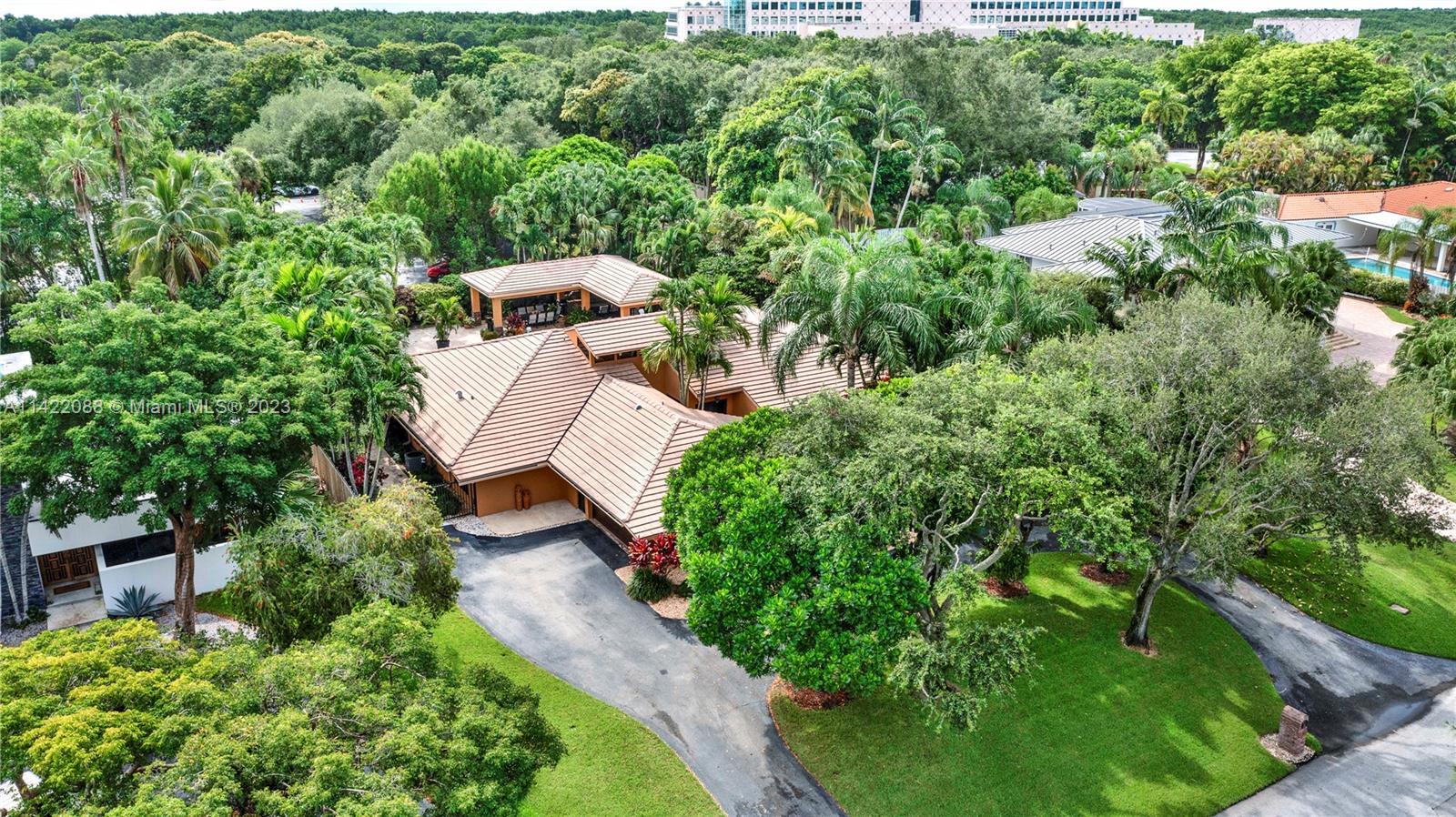 WOODMERE ESTATES - Residential