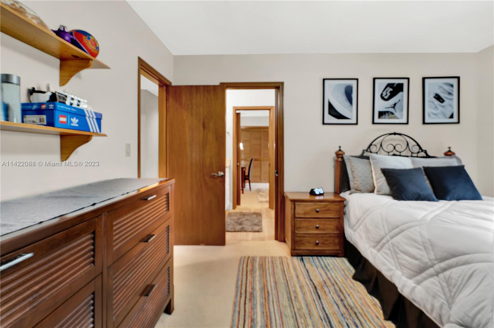 WOODMERE ESTATES - Residential